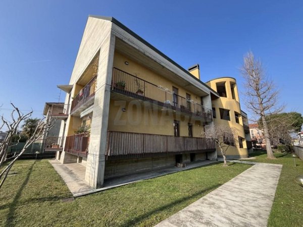 appartamento in vendita a Rescaldina in zona Rescalda