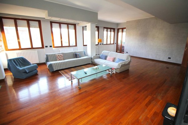 appartamento in vendita a Rescaldina in zona Rescalda