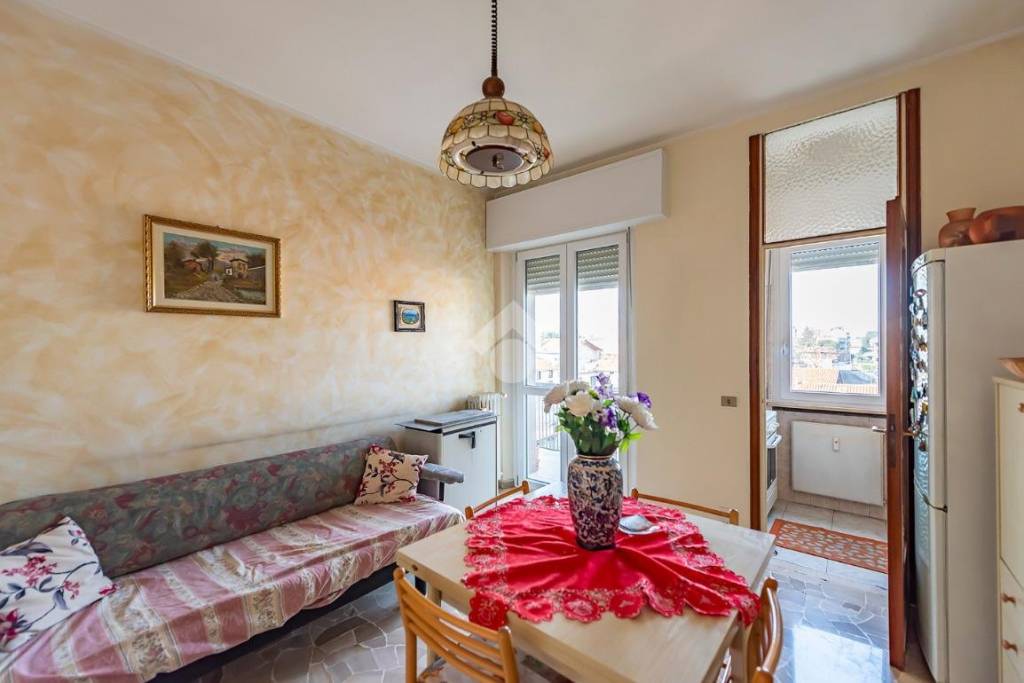appartamento in vendita a Rescaldina in zona Ravello