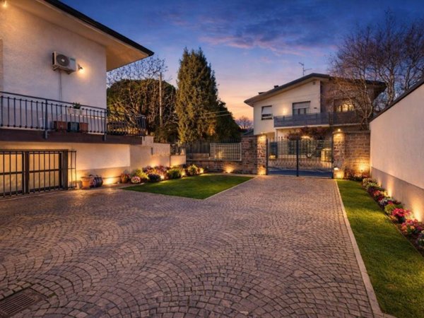 casa indipendente in vendita a Rescaldina