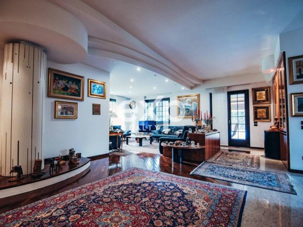 casa indipendente in vendita a Rescaldina