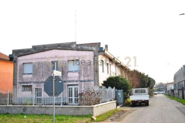 capannone in vendita a Rescaldina