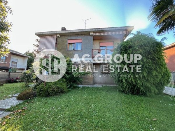 casa indipendente in vendita a Rescaldina