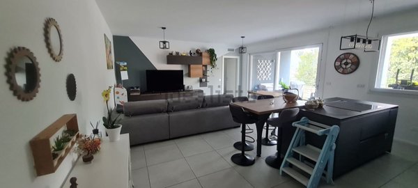 appartamento in vendita a Rescaldina in zona Rescalda