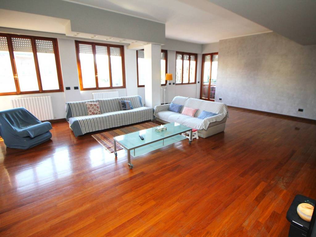 appartamento in vendita a Rescaldina in zona Rescalda