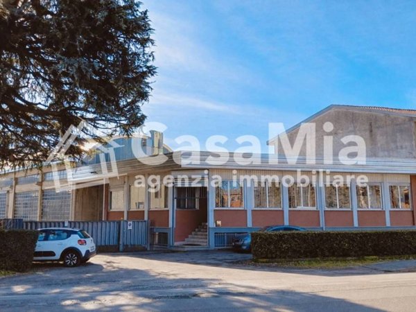 locale commerciale in vendita a Rescaldina