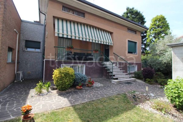 casa indipendente in vendita a Rescaldina in zona Rescalda