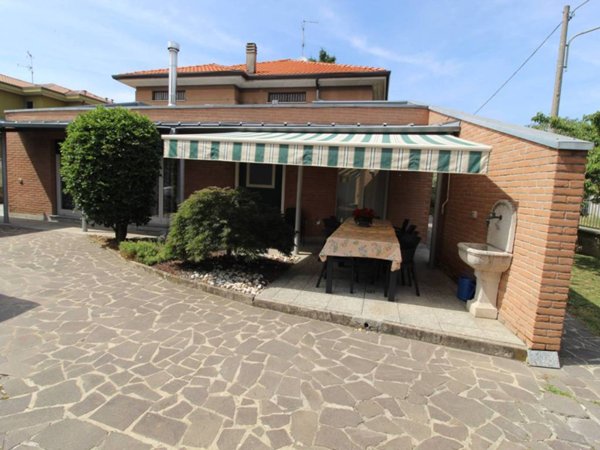 appartamento in vendita a Rescaldina in zona Rescalda