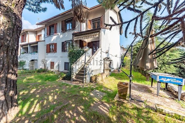 casa indipendente in vendita a Rescaldina