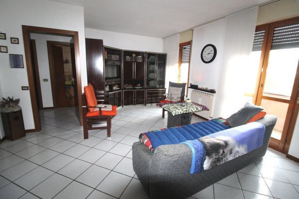 appartamento in vendita a Rescaldina in zona Rescalda