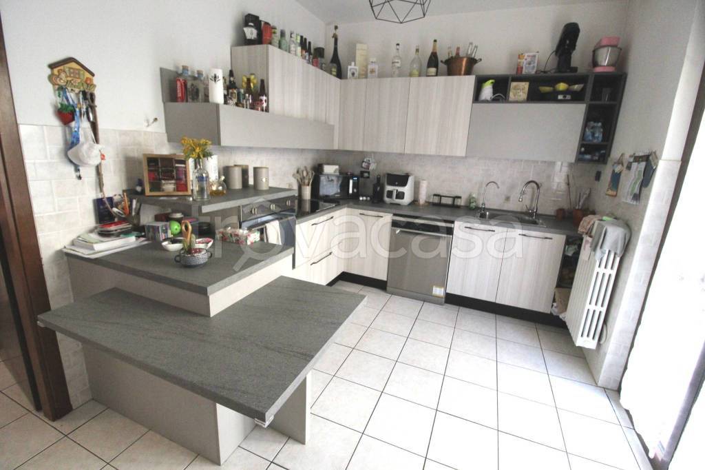 casa indipendente in vendita a Rescaldina in zona Rescalda