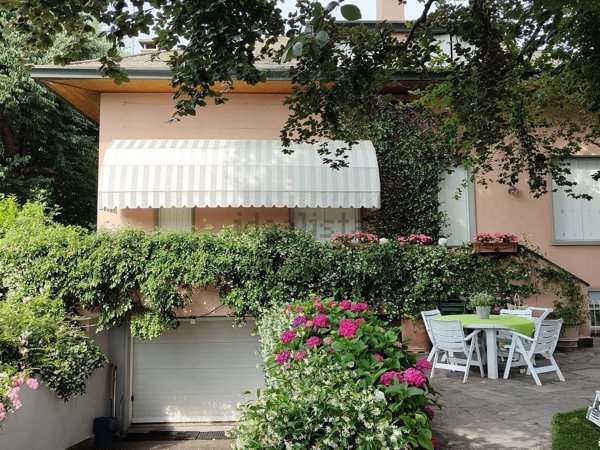 casa indipendente in vendita a Rescaldina