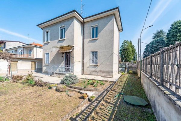 casa indipendente in vendita a Rescaldina