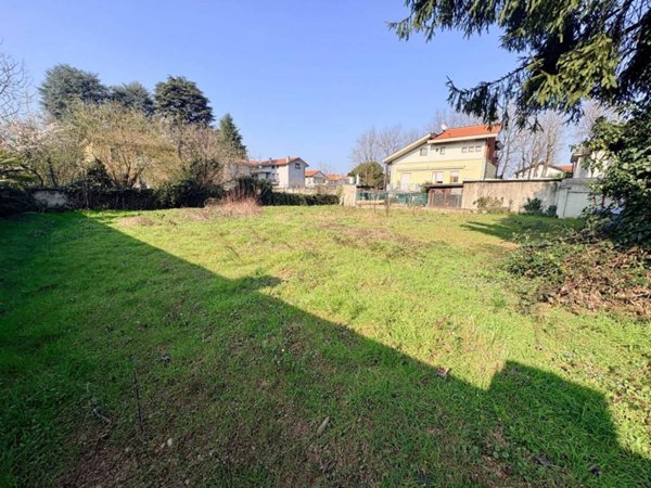 terreno edificabile in vendita a Rescaldina