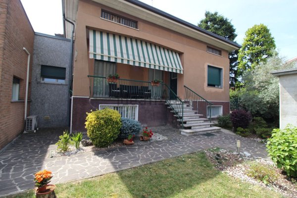 appartamento in vendita a Rescaldina in zona Rescalda