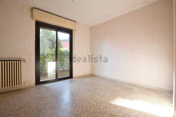 casa indipendente in vendita a Rescaldina in zona Ravello