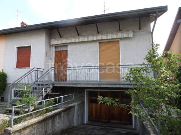 casa indipendente in vendita a Rescaldina