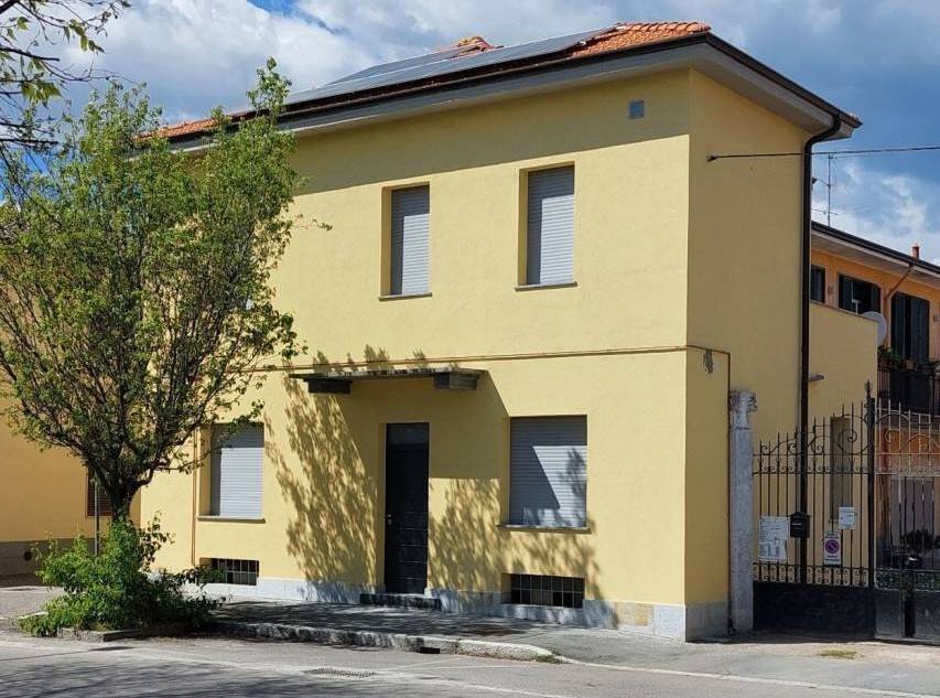 casa indipendente in vendita a Rescaldina