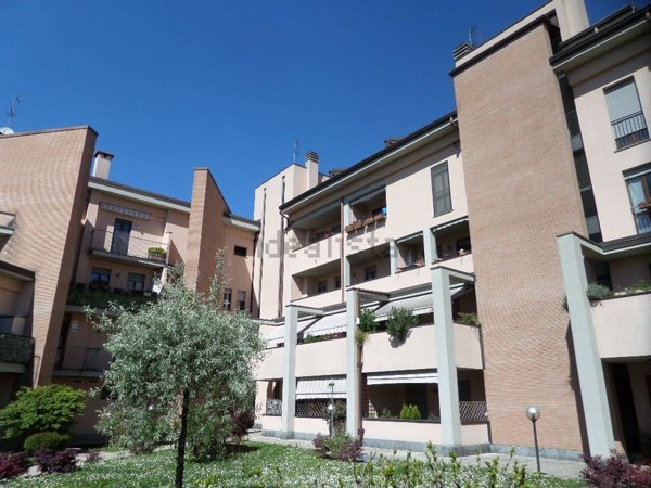 appartamento in vendita a Rescaldina in zona Rescalda