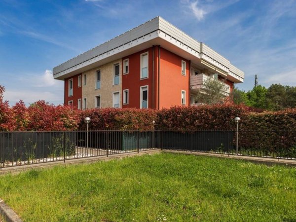 appartamento in vendita a Rescaldina in zona Rescalda