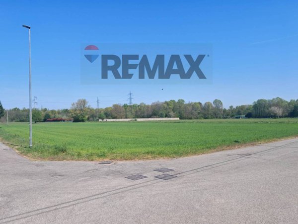 terreno edificabile in vendita a Rescaldina