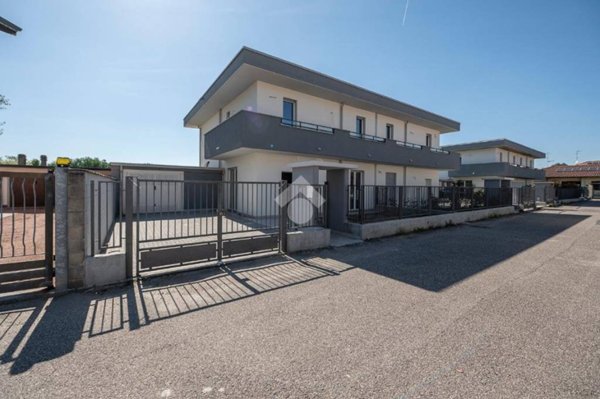 casa indipendente in vendita a Rescaldina