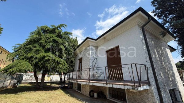 casa indipendente in vendita a Rescaldina