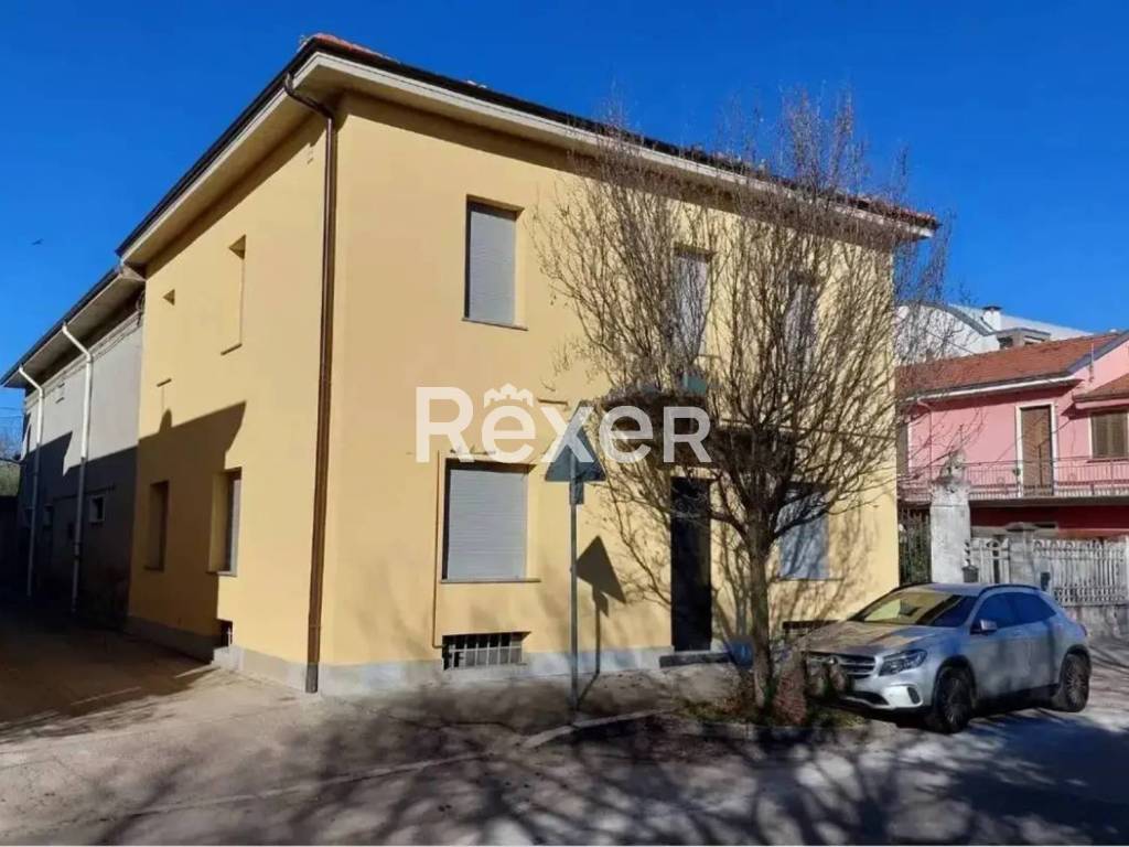 casa indipendente in vendita a Rescaldina