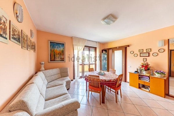 appartamento in vendita a Rescaldina in zona Ravello