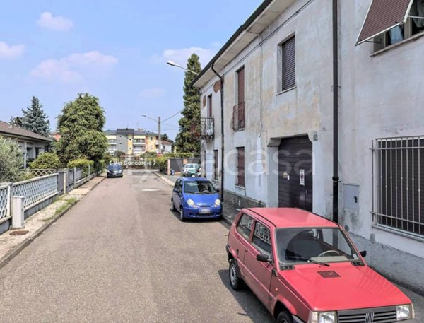 appartamento in vendita a Rescaldina in zona Ravello