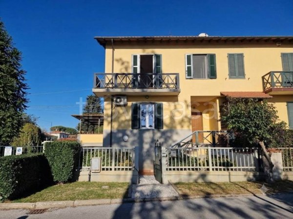 casa indipendente in vendita a Rescaldina