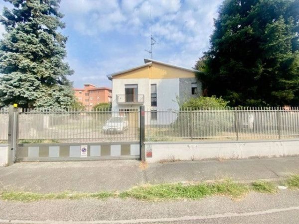casa indipendente in vendita a Rescaldina in zona Rescalda