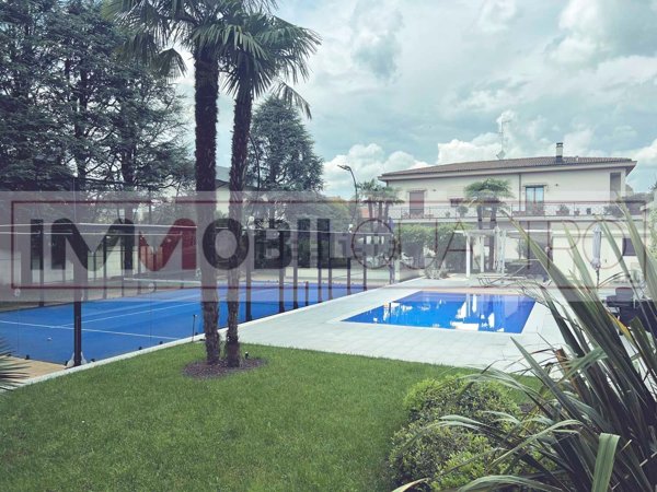 casa indipendente in vendita a Rescaldina in zona Rescalda