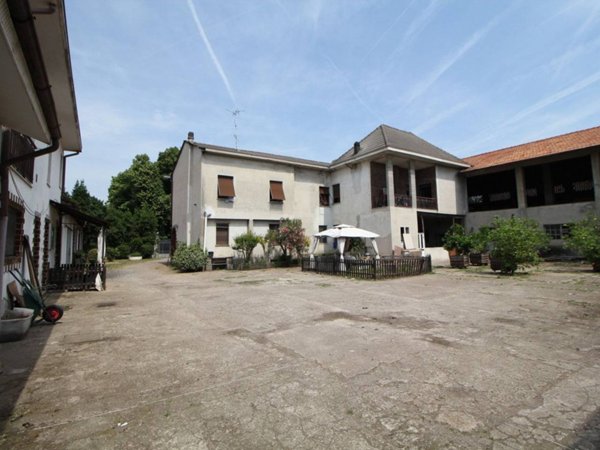 appartamento in vendita a Rescaldina in zona Ravello