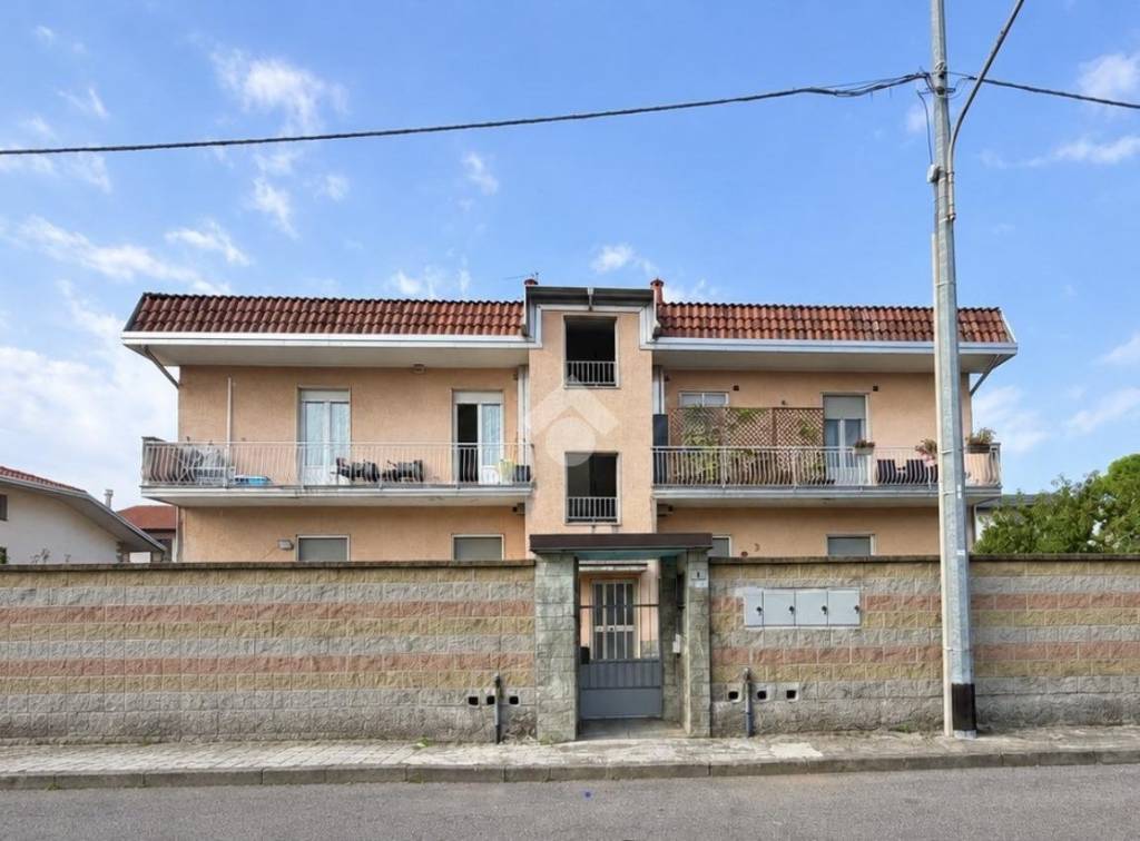 appartamento in vendita a Rescaldina in zona Ravello