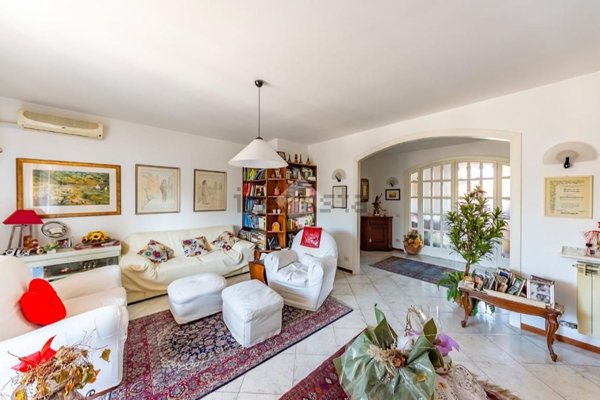 appartamento in vendita a Rescaldina in zona Ravello