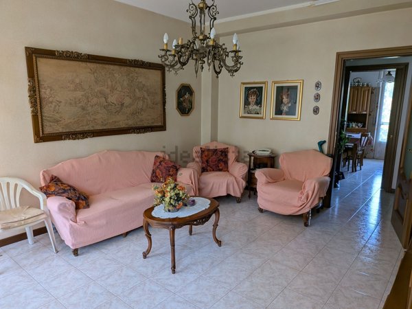 appartamento in vendita a Rescaldina in zona Rescalda