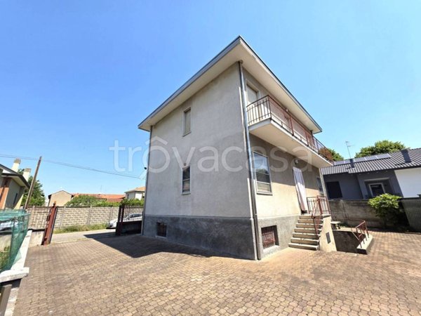 casa indipendente in vendita a Rescaldina in zona Rescalda