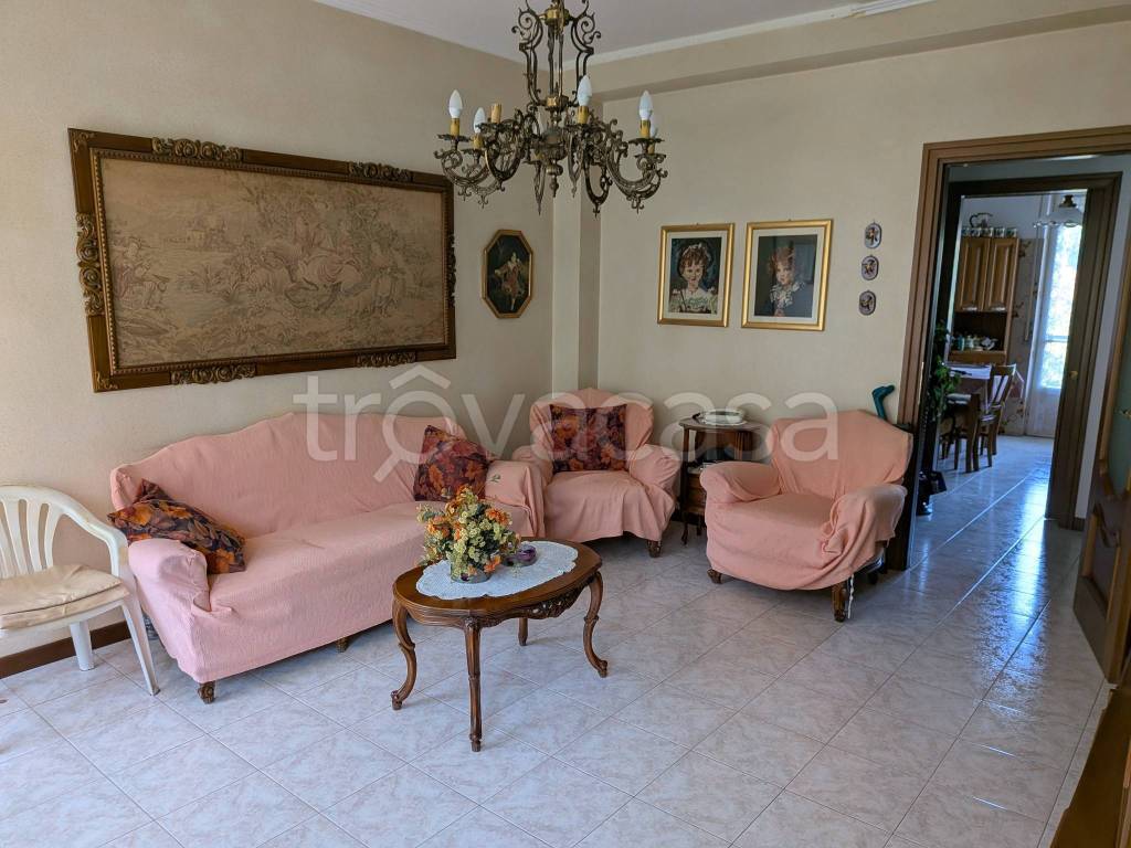 appartamento in vendita a Rescaldina in zona Rescalda
