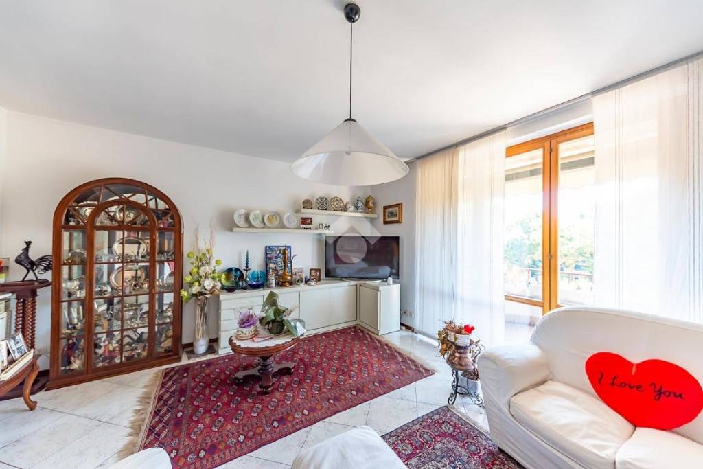 appartamento in vendita a Rescaldina in zona Ravello