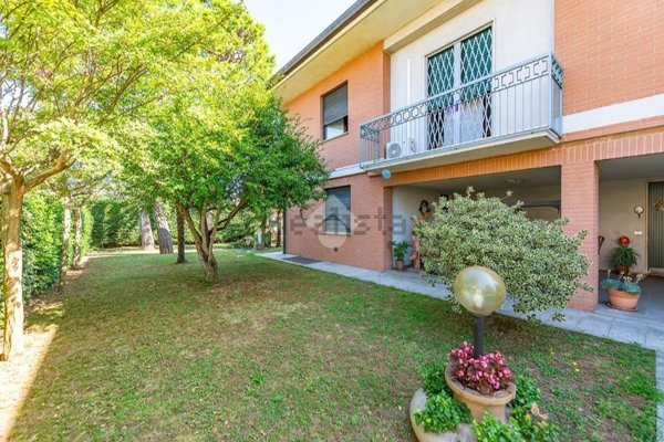 casa indipendente in vendita a Rescaldina