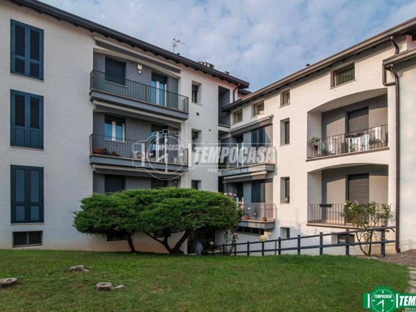 appartamento in vendita a Rescaldina in zona Ravello