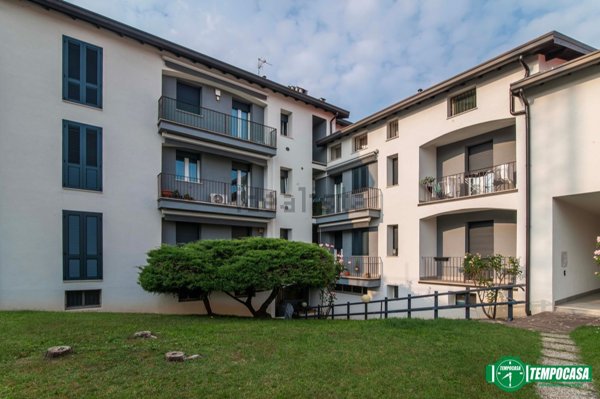 appartamento in vendita a Rescaldina in zona Ravello