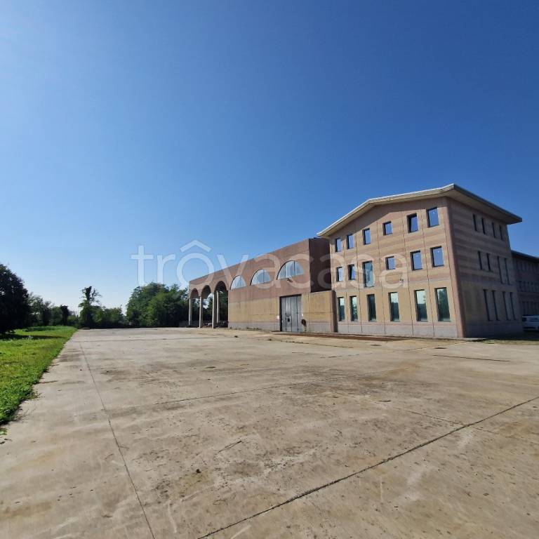 capannone in vendita a Rho