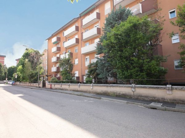 appartamento in vendita a Rho in zona Mazzo