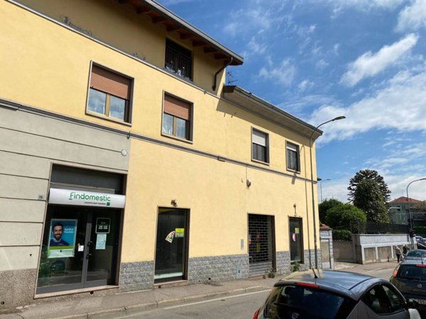 locale commerciale in vendita a Rho