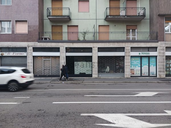 negozio in vendita a Rho