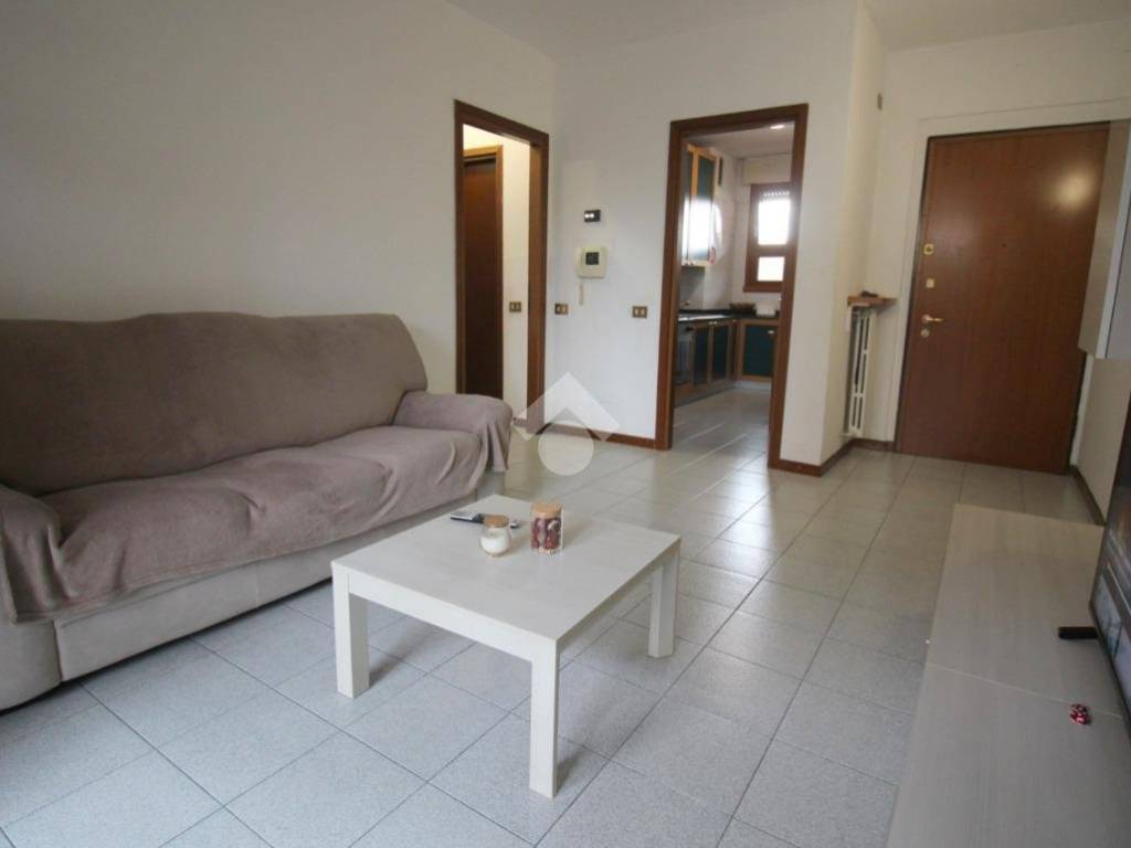 appartamento in vendita a Rho in zona Mazzo