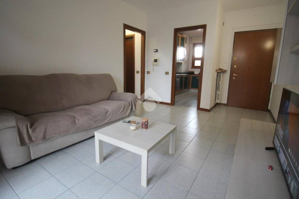 appartamento in vendita a Rho in zona Mazzo