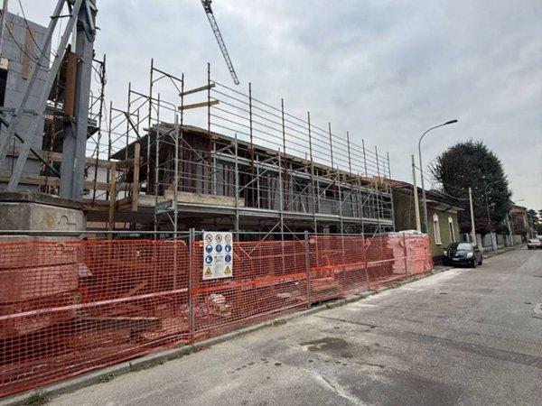 casa indipendente in vendita a Rho in zona Passirana